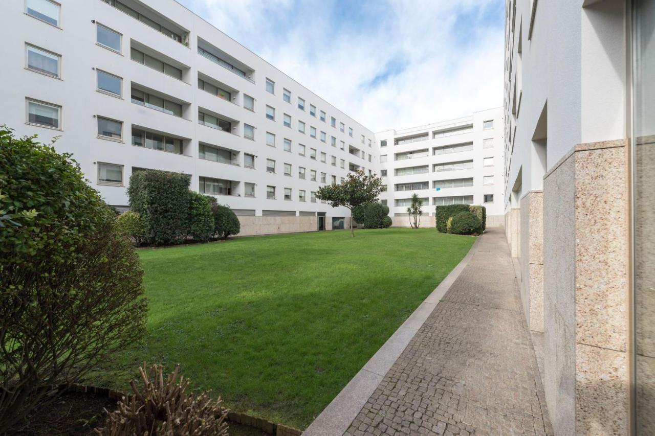 Lovelystay - Oporto Beach Apartment With 2 Free Parking Spots Matosinhos  Buitenkant foto